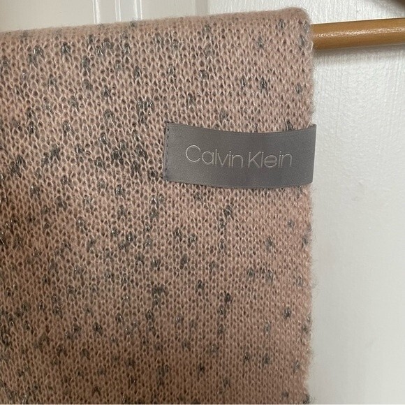 NWT Calvin Klein Plush Ombre Infinity Loop Scarf One Size Soft Warm Cozy - Picture 3 of 8